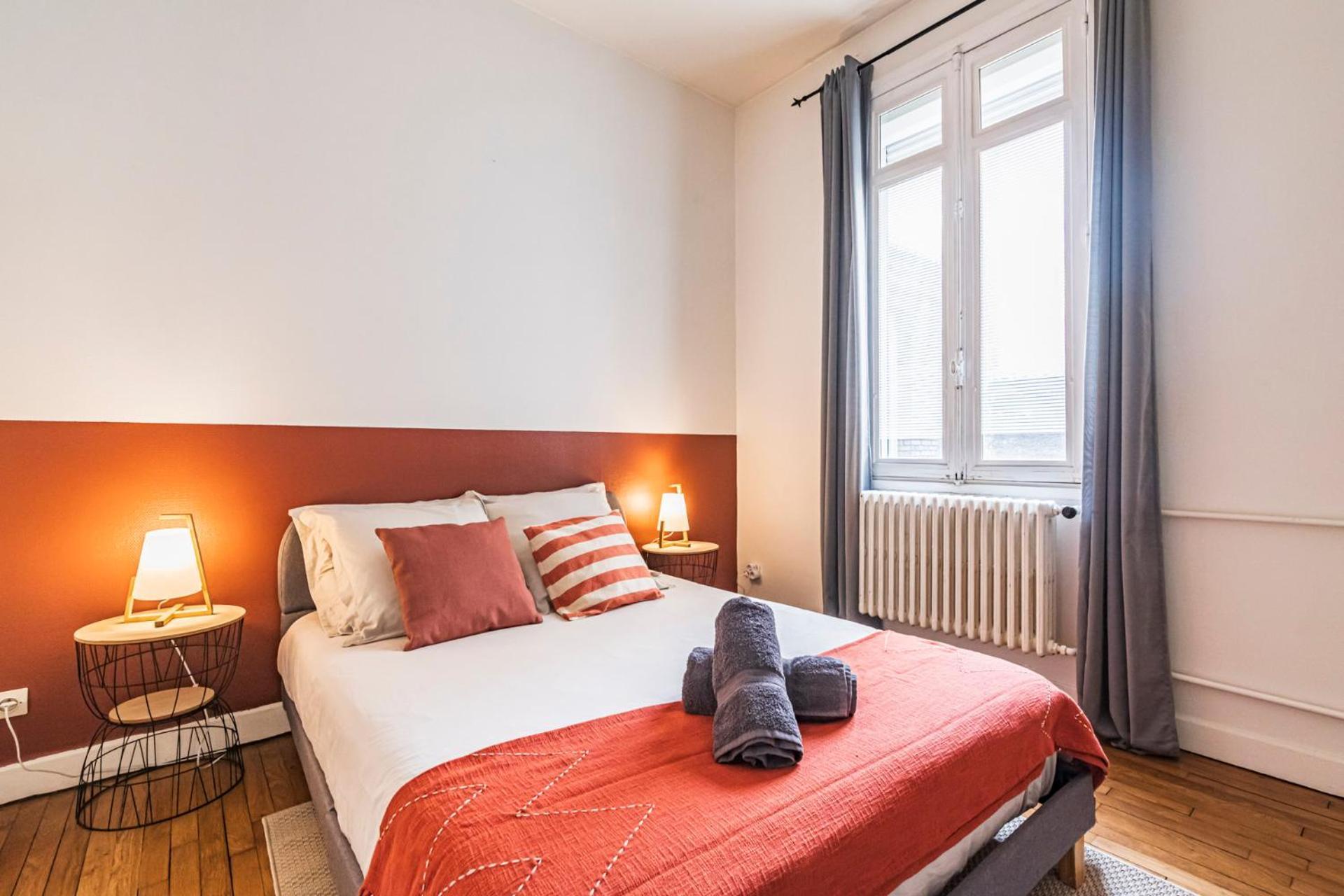 L'Haussmannien - Spacieux 4 Chambres - Centre - Gare Reims Zewnętrze zdjęcie