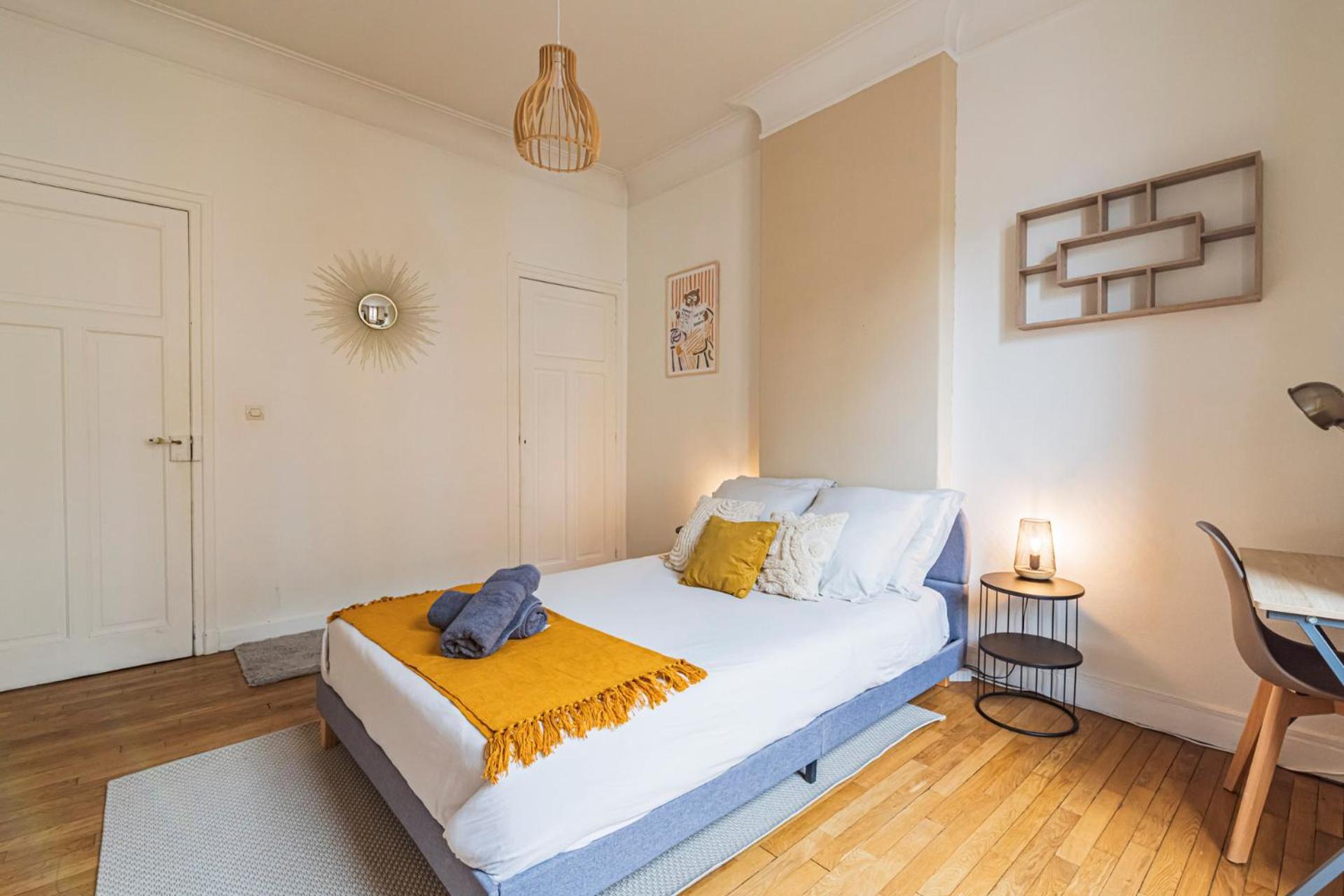 L'Haussmannien - Spacieux 4 Chambres - Centre - Gare Reims Zewnętrze zdjęcie
